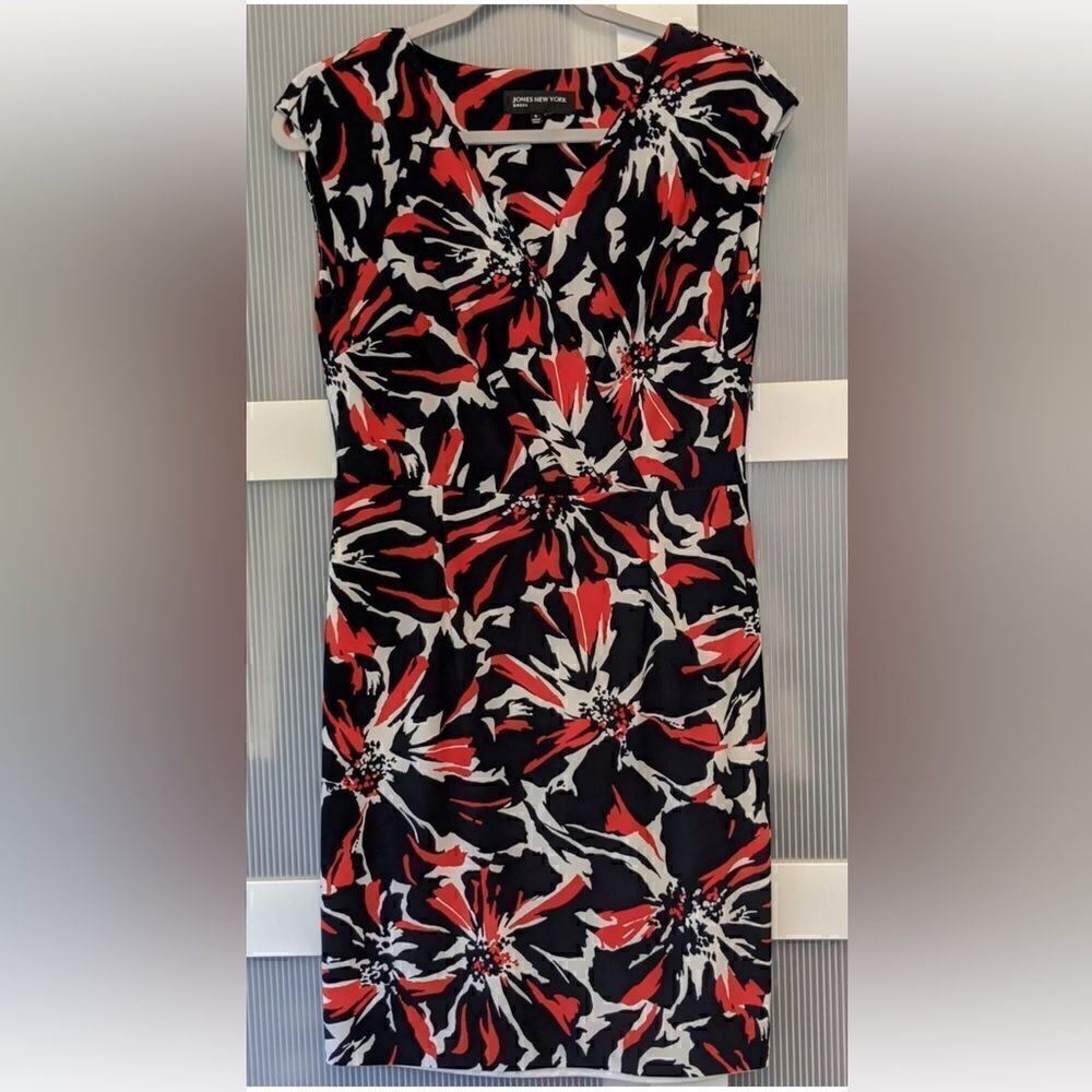 Jones New York Abstract Floral Print Dress with Surplice Neckline - Size 10 EUC